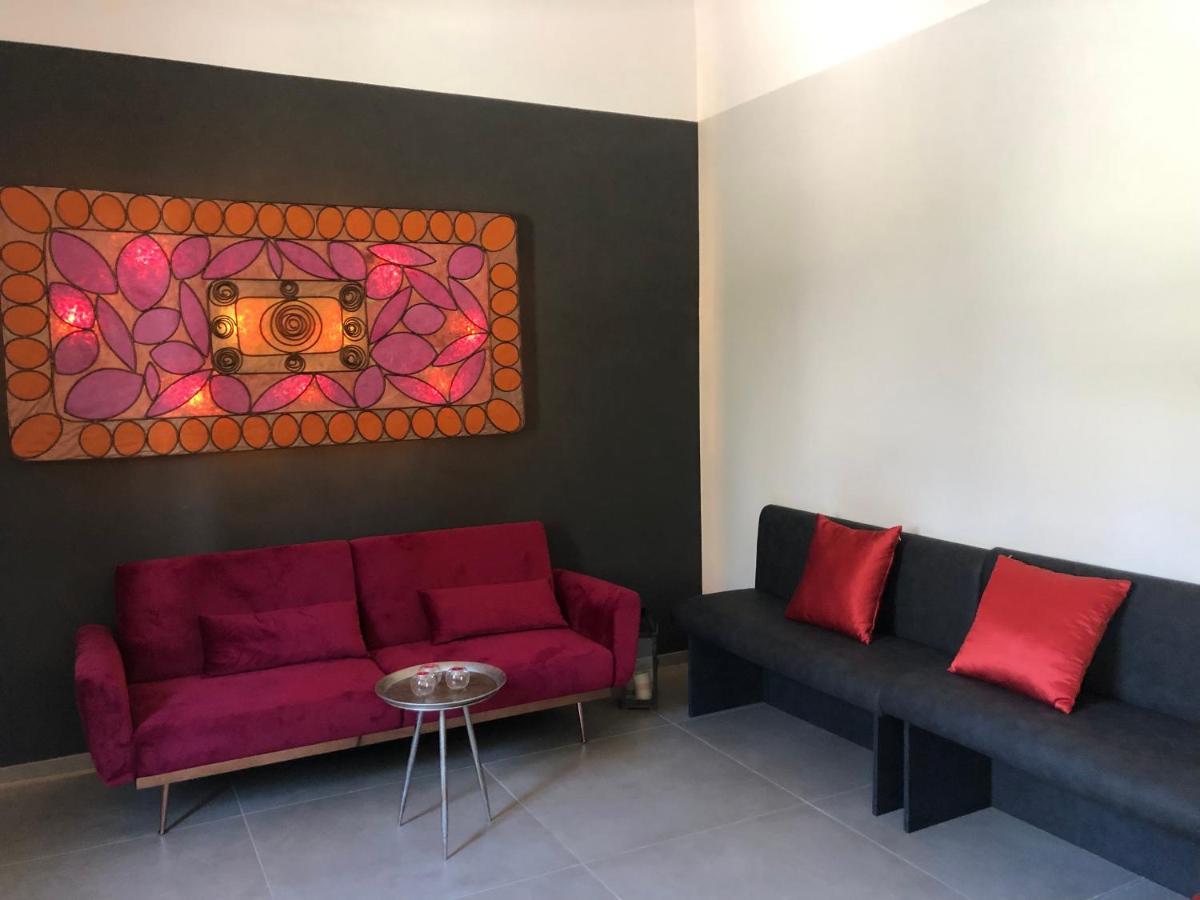 Carlo V - Con Piscina E Giardino Privati Apartment Lecce Ngoại thất bức ảnh