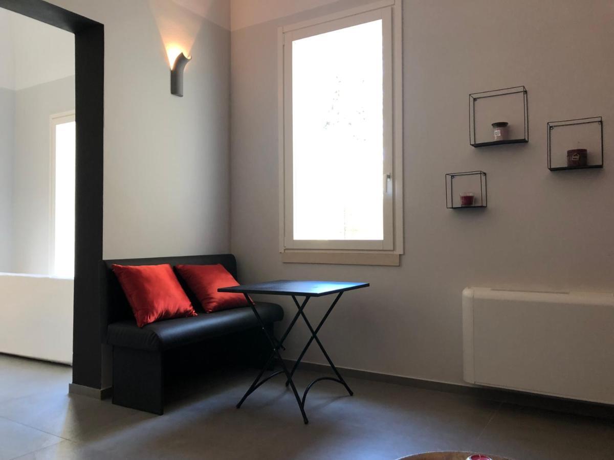 Carlo V - Con Piscina E Giardino Privati Apartment Lecce Ngoại thất bức ảnh