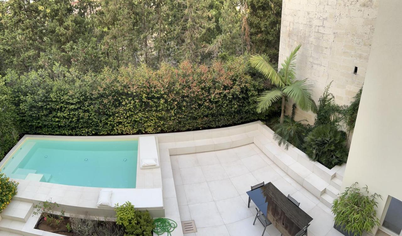 Carlo V - Con Piscina E Giardino Privati Apartment Lecce Ngoại thất bức ảnh